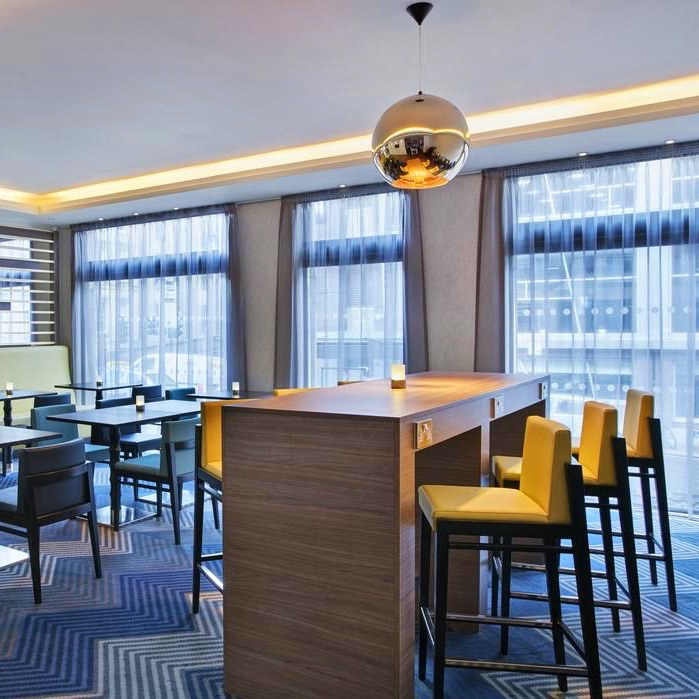 Hampton by Hilton Glasgow free coworking area